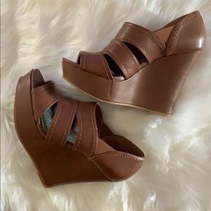 Madden Girl Wedges